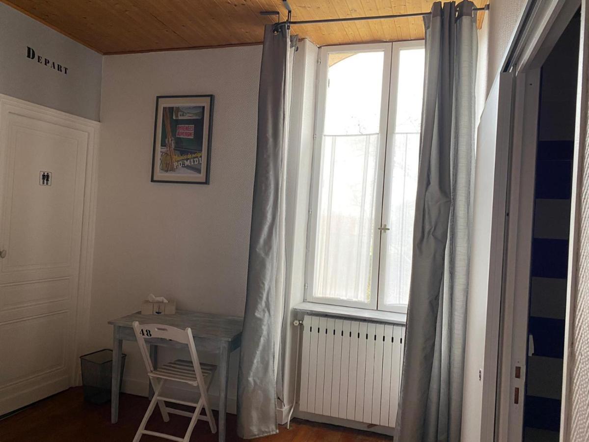 La Gare Des Reves Bed and Breakfast Gondrin Esterno foto