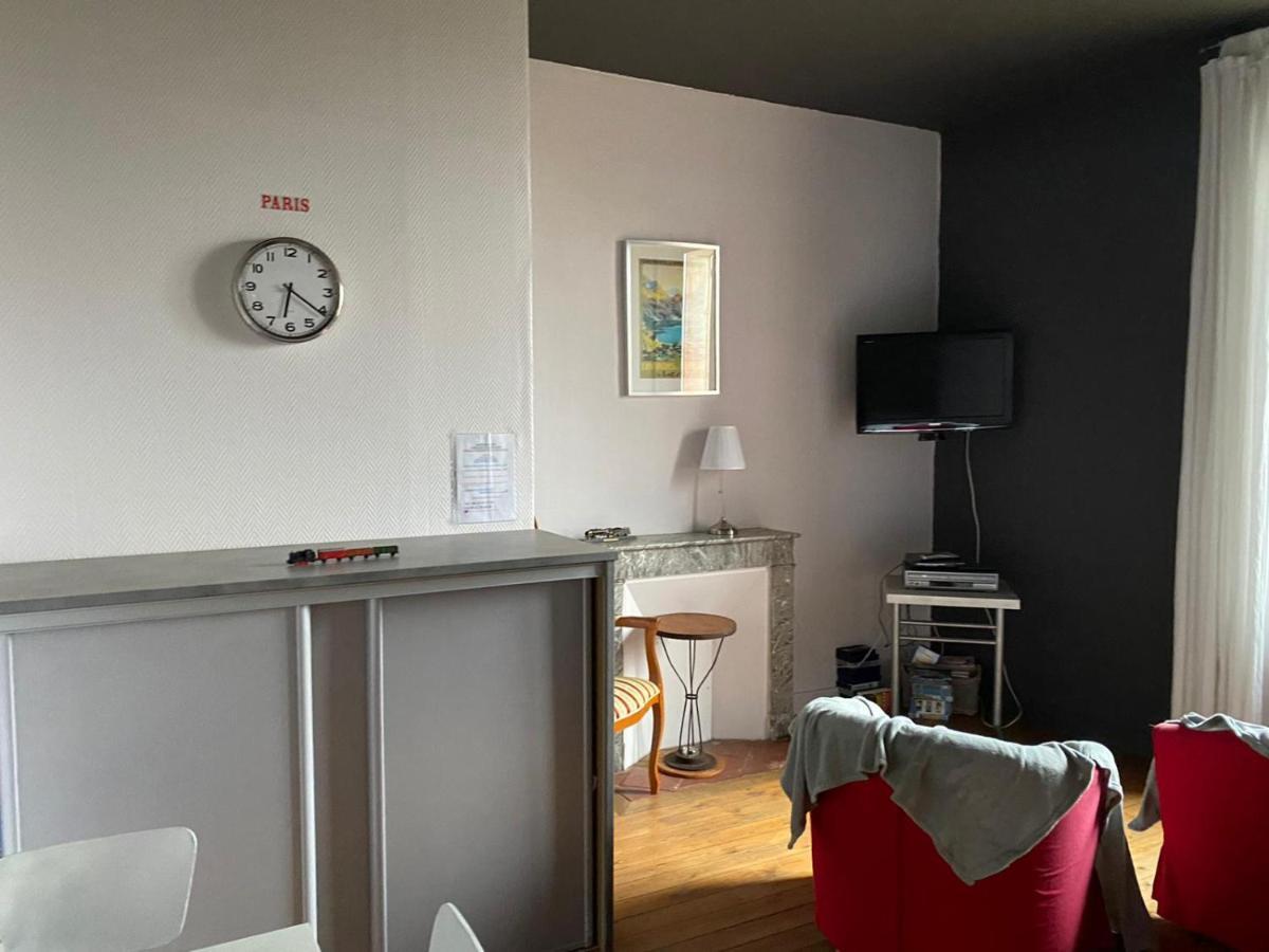 La Gare Des Reves Bed and Breakfast Gondrin Esterno foto
