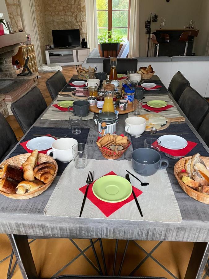 La Gare Des Reves Bed and Breakfast Gondrin Esterno foto