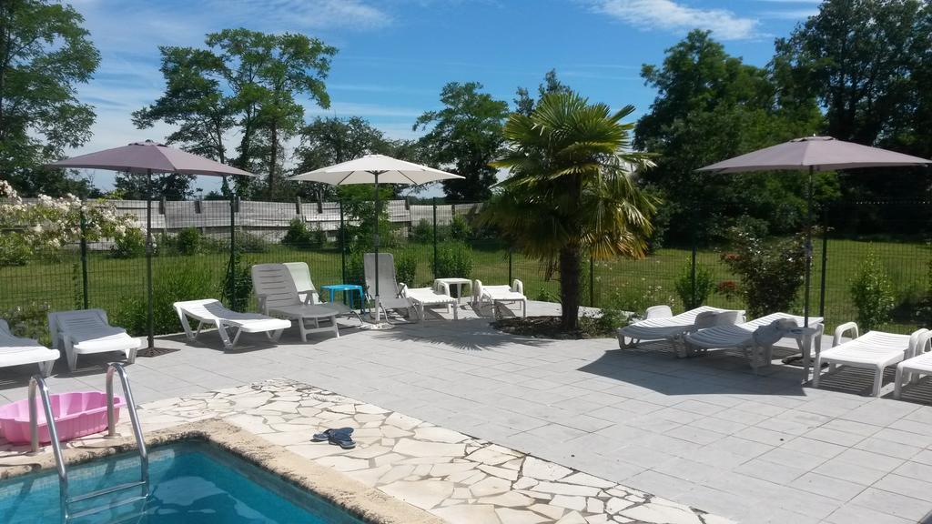 La Gare Des Reves Bed and Breakfast Gondrin Esterno foto