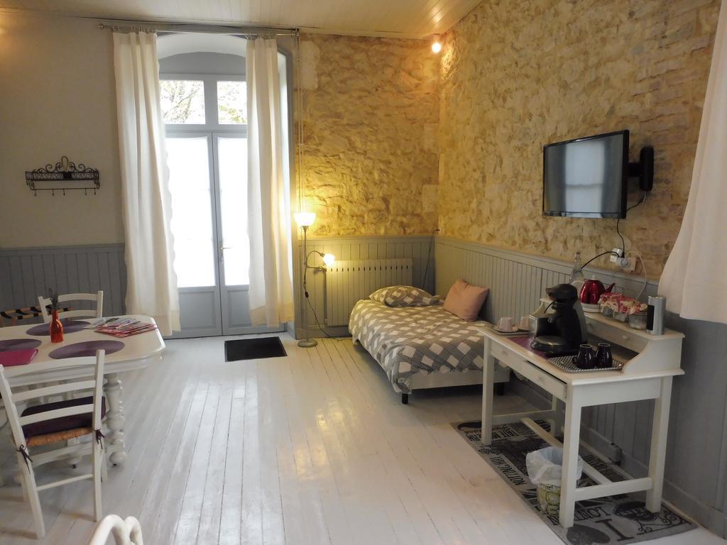 La Gare Des Reves Bed and Breakfast Gondrin Esterno foto